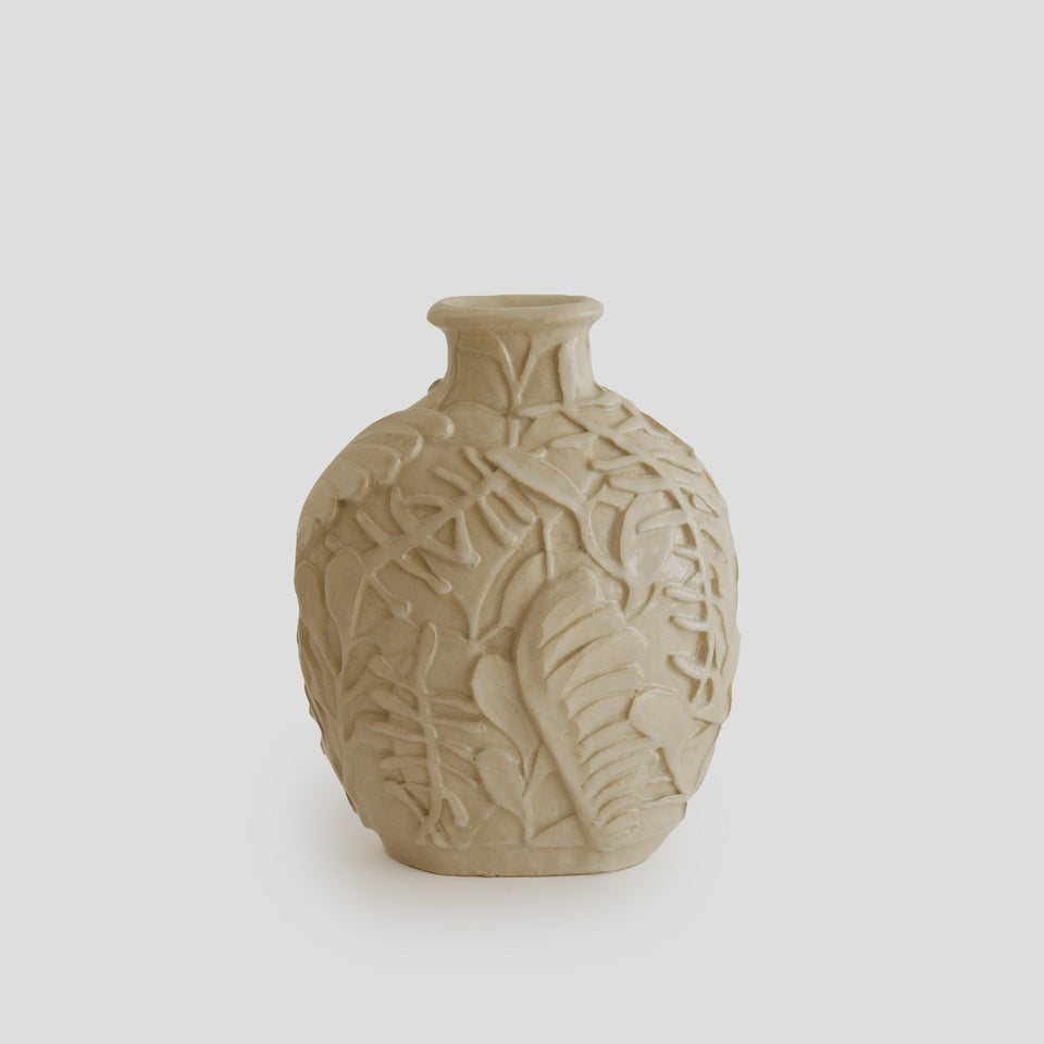 Bottle with waterlilies