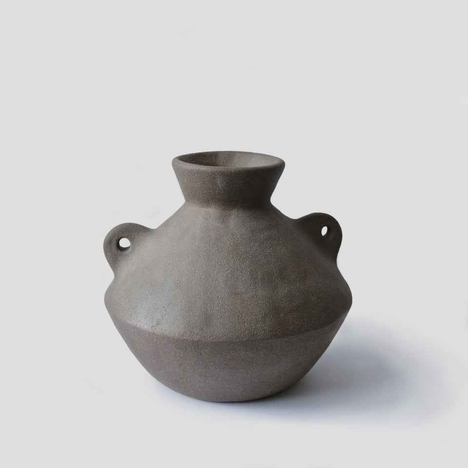 Chestnut amphora