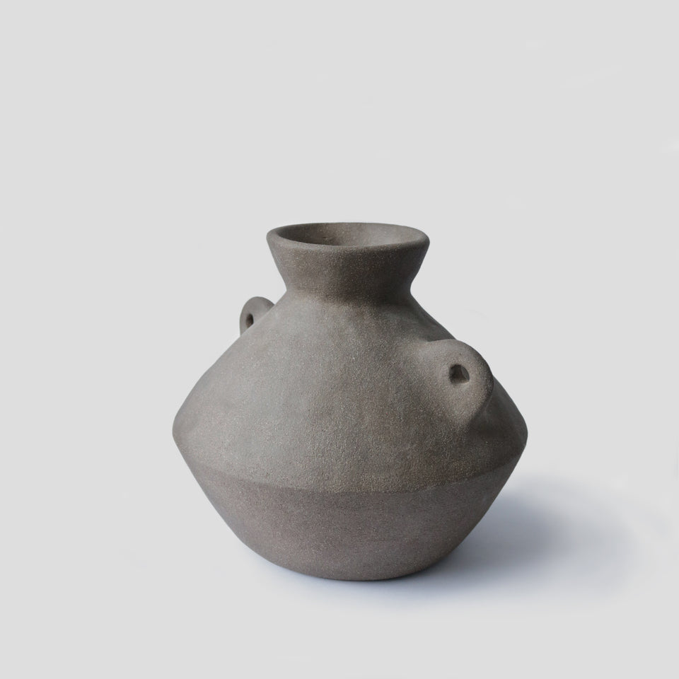 Chestnut amphora