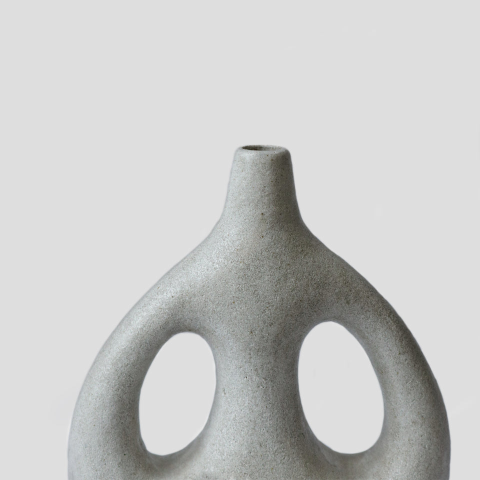 Vase Sympoiesis V, off-white