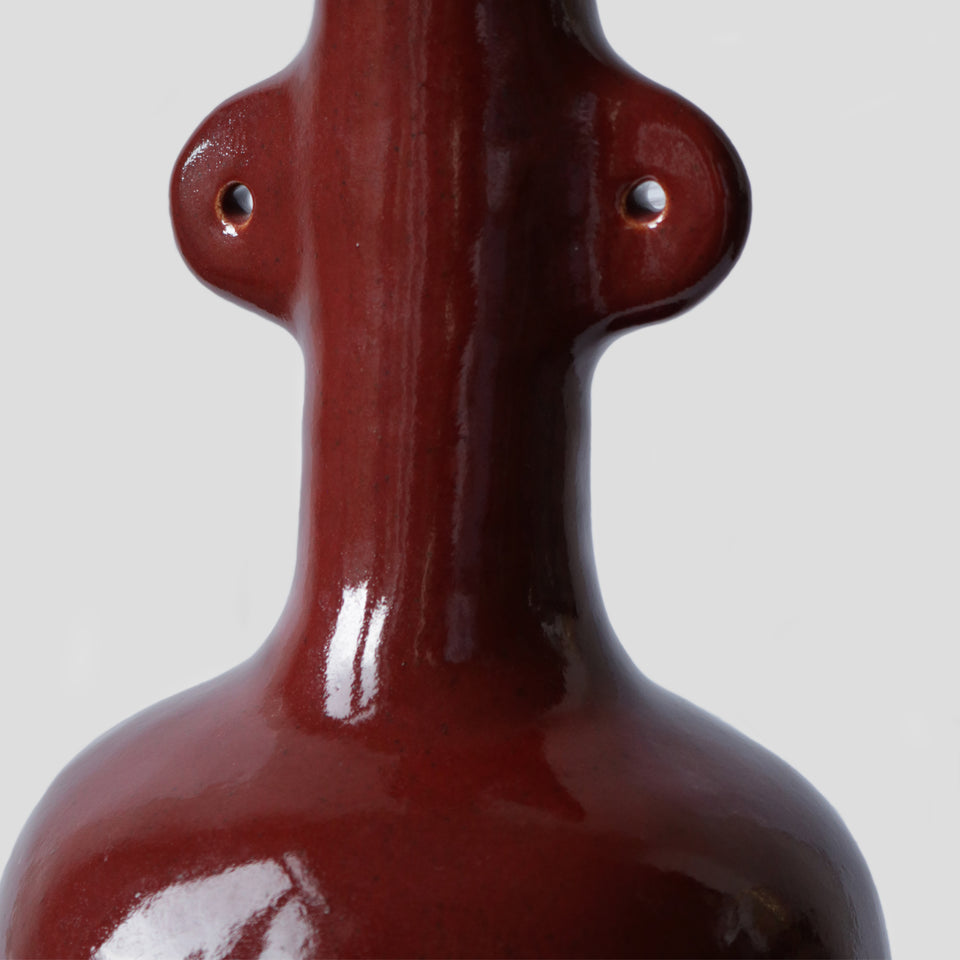 Vase bouteille rouge cerise