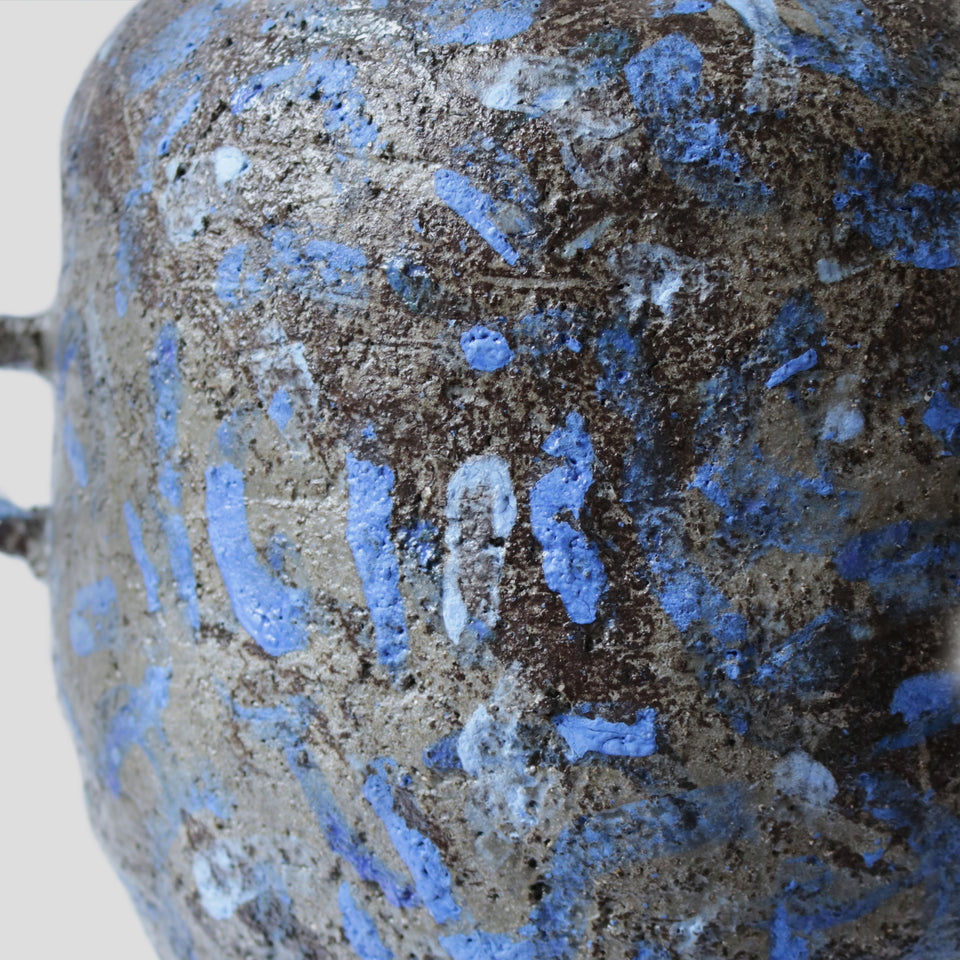 Large Vase The blue dashes
