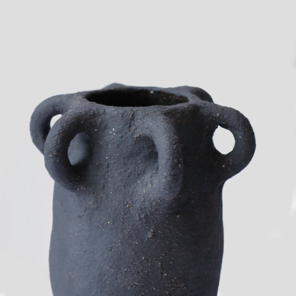 Vase noir chamotté 6 anses