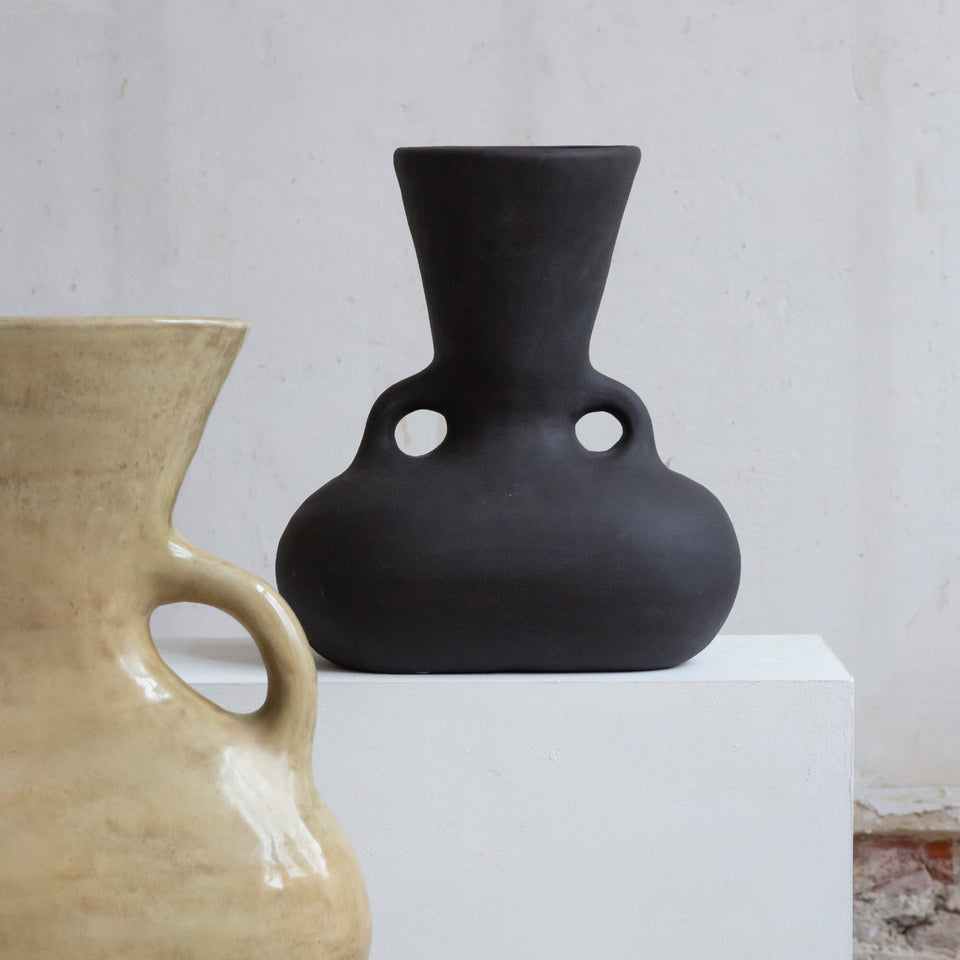 Grand vase noir mat